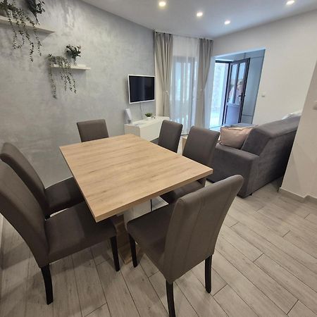 Apartment Rika Omiš Exteriér fotografie