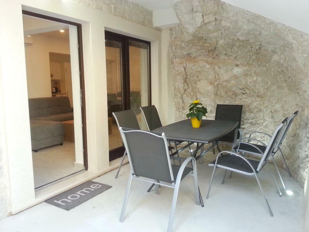Apartment Rika Omiš Exteriér fotografie
